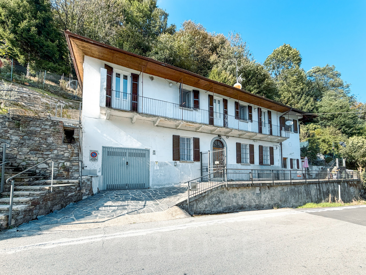 000__bifamiliare-vendita-omegna-esterno6_wmk_0