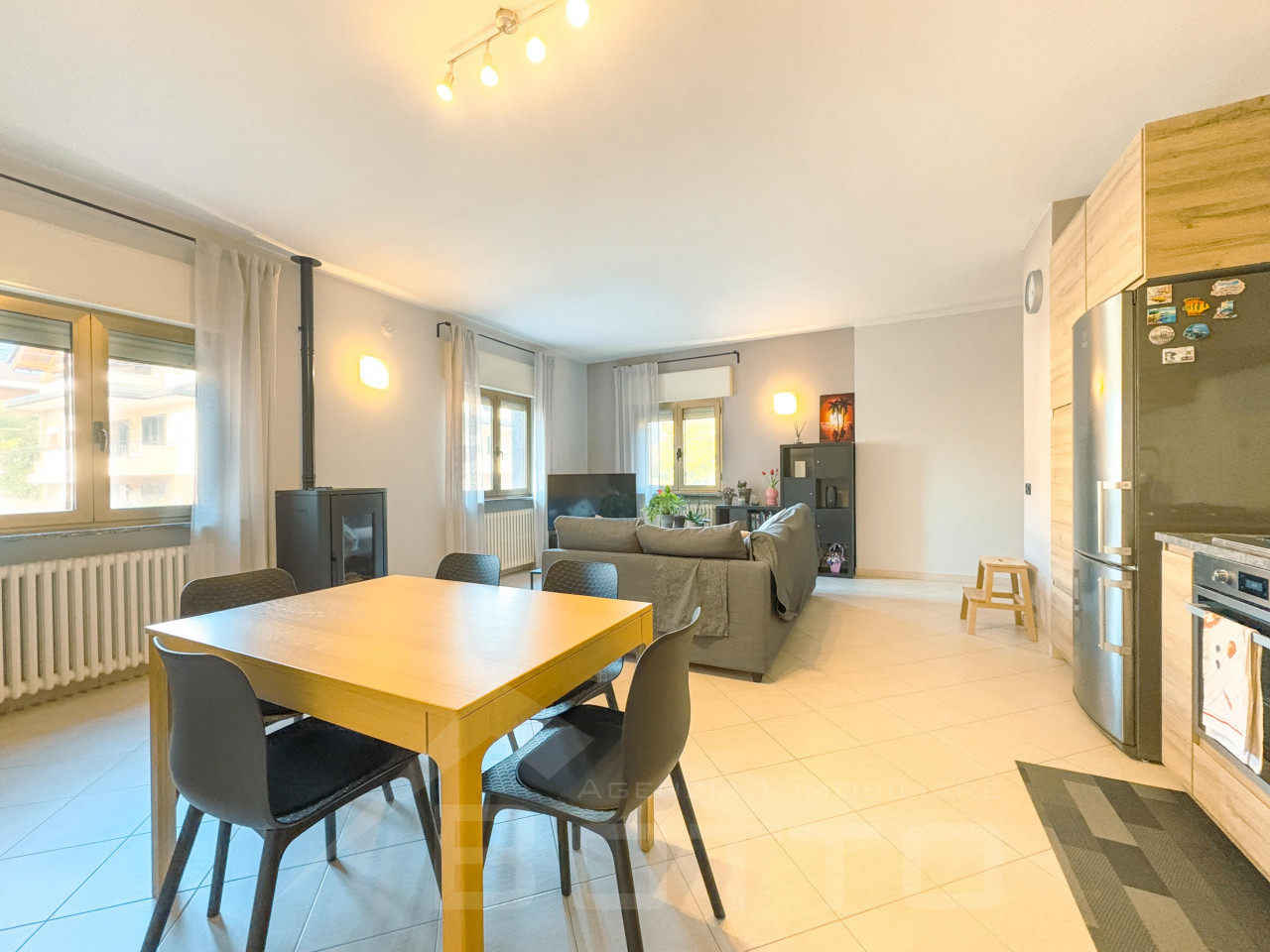 000__casa-vendita-bogogno-tavolo4_wmk_0