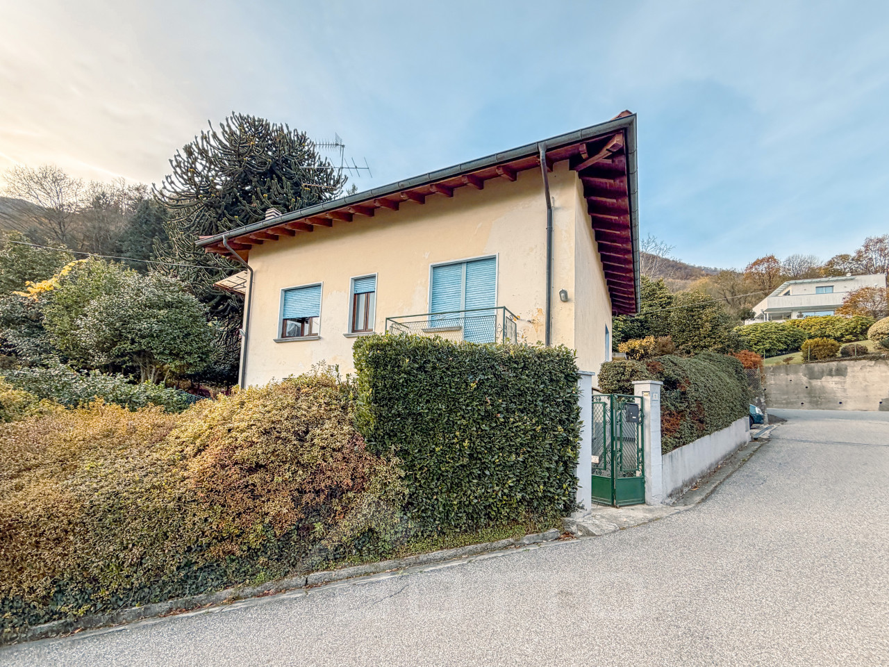 000__casa-vendita-casale-corte-cerro-esterno_wmk_0