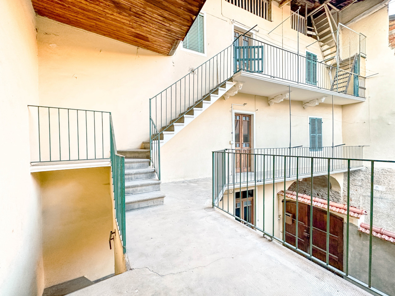 000__casa-vendita-grignasco-balcone