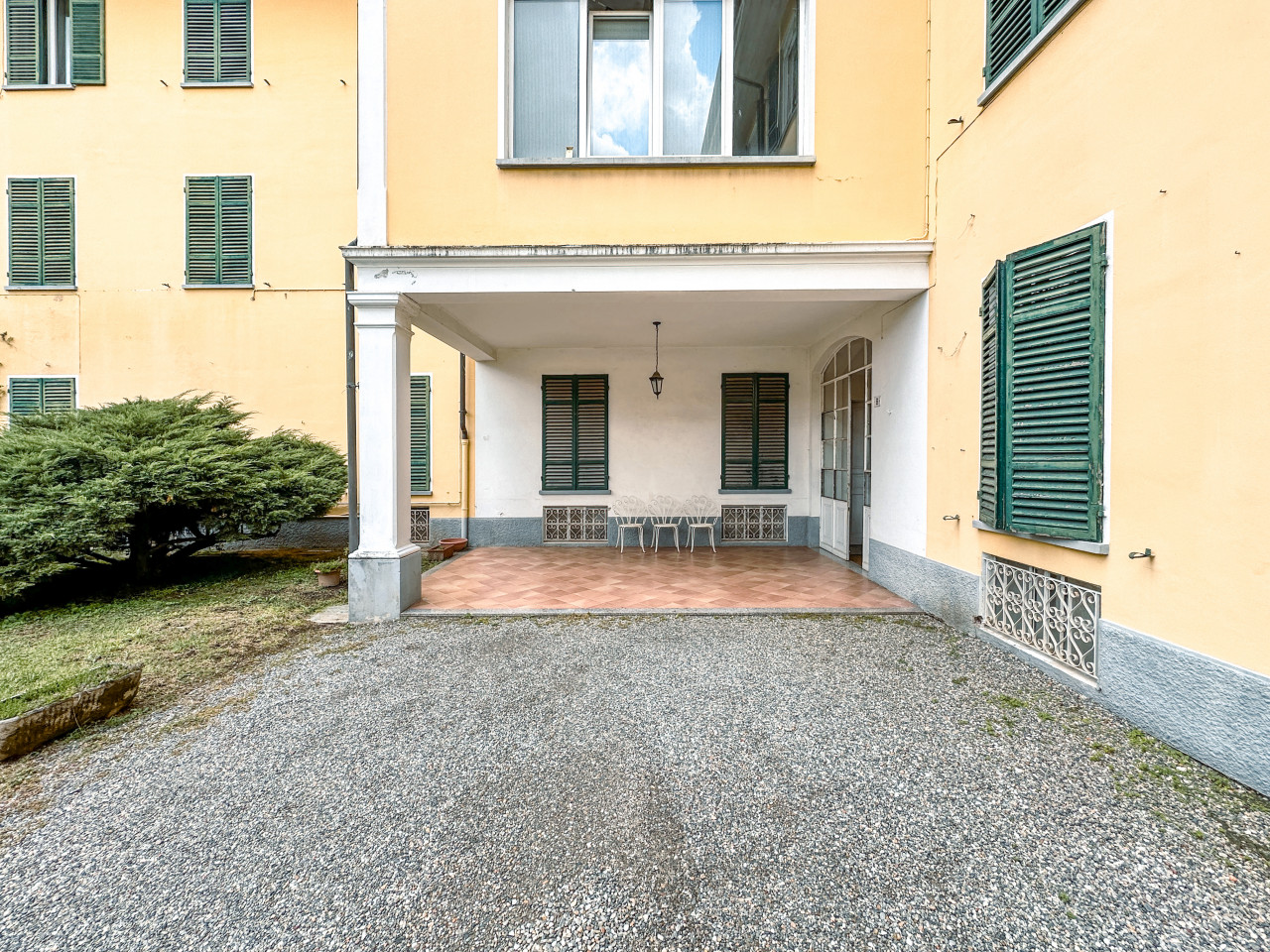 000__casa-vendita-grignasco-cortile