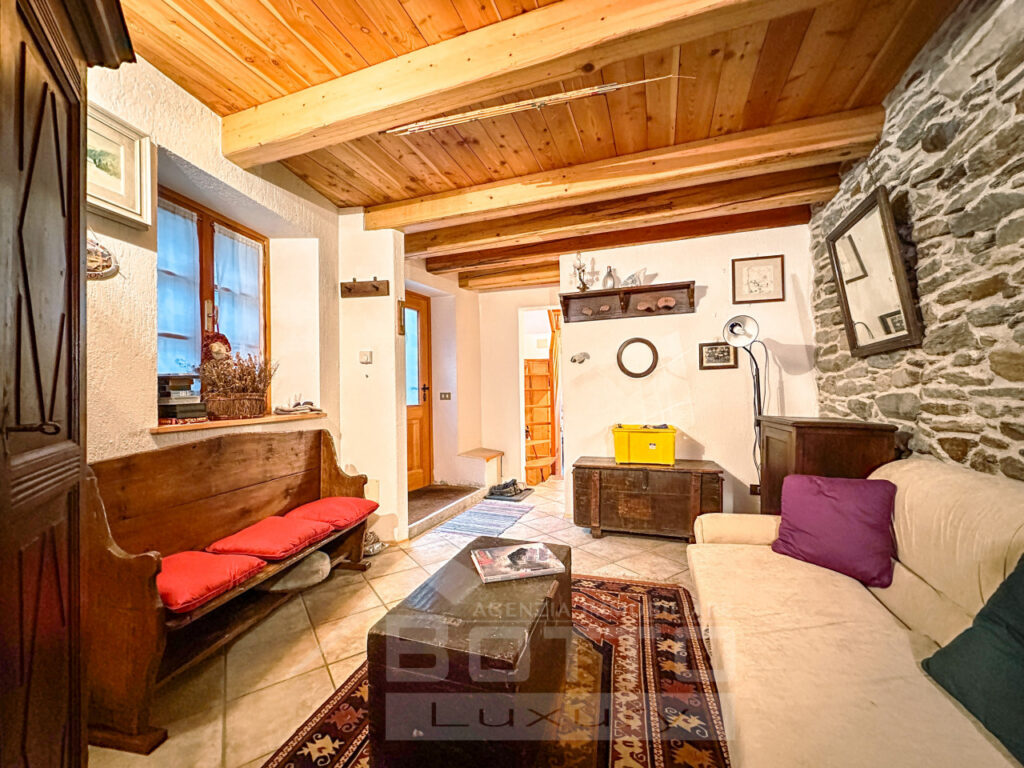 Casa semi indipendente in vendita ad Alagna