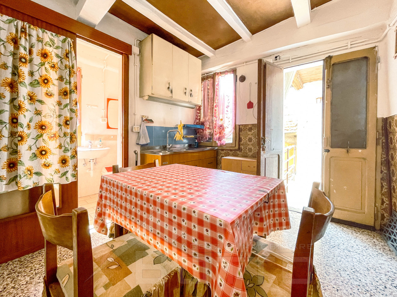 000__casa-vendita-soriso-cucina2_wmk_0