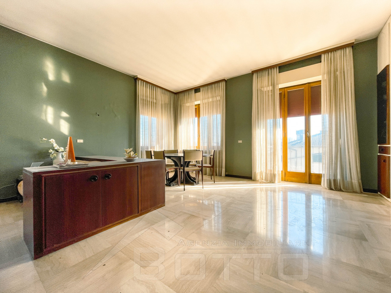000__casa-vendita-suno-room3