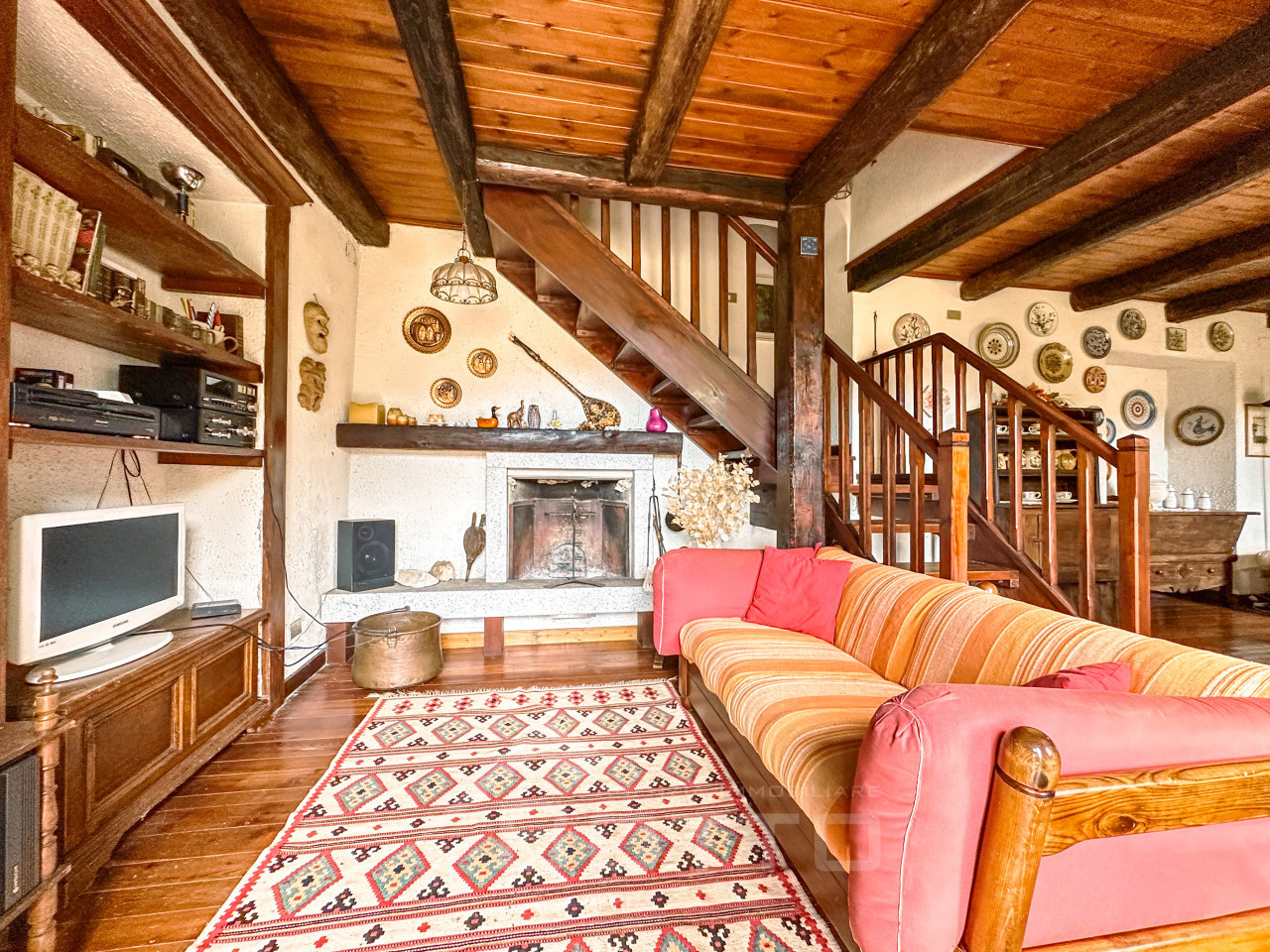 000__casa-vendita-varallo-sofa12_wmk_0