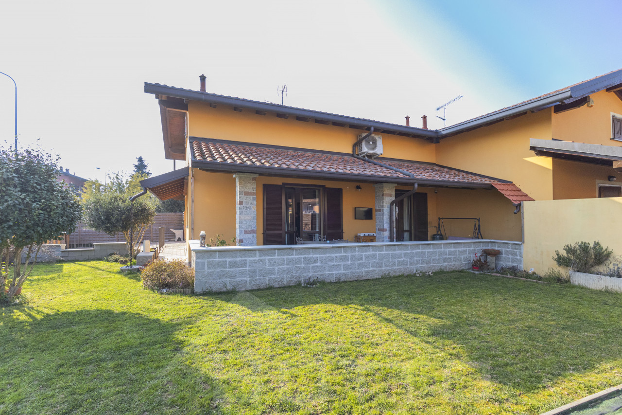 000__vendita-villa-divignano1_wmk_0