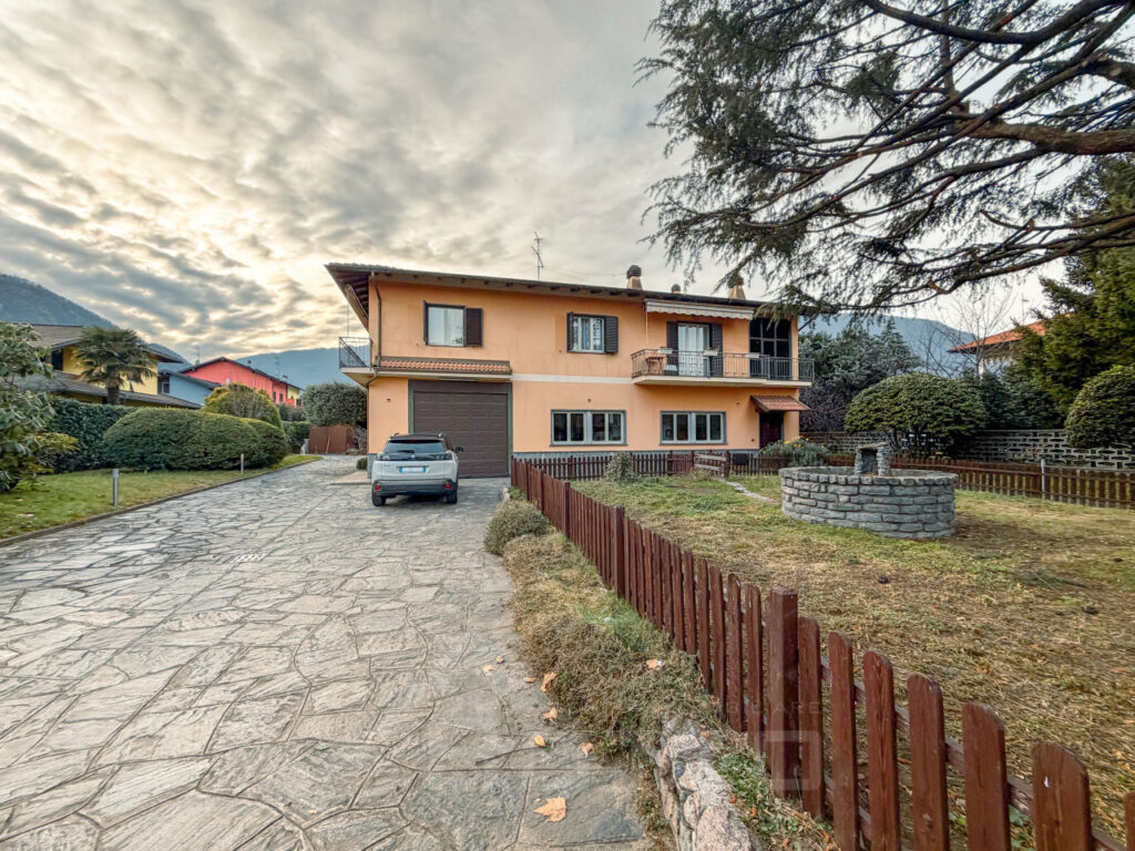 Villa in vendita a Gravellona Toce, con giardino