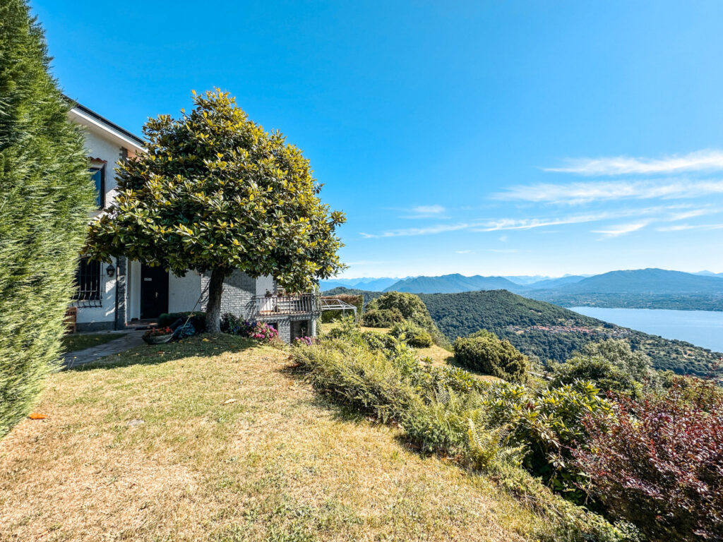 Villa in vendita a Massino Visconti, con vista lago