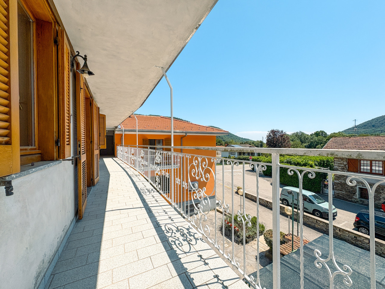001__appartamento-vendita-brovello-balcone1_wmk_0