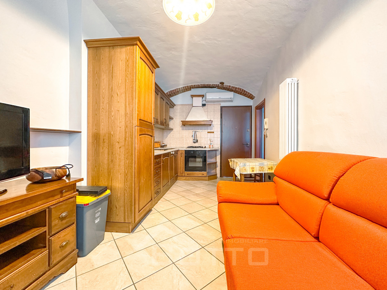001__appartamento-vendita-gattinara-sofa3_wmk_0