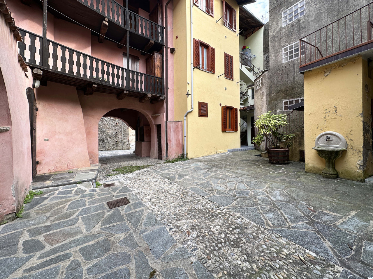 001__appartamento-vendita-grignasco-esterno2