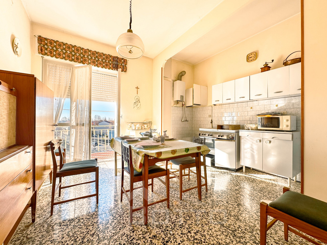 001__appartamento-vendita-romagnano-cucina_wmk_0