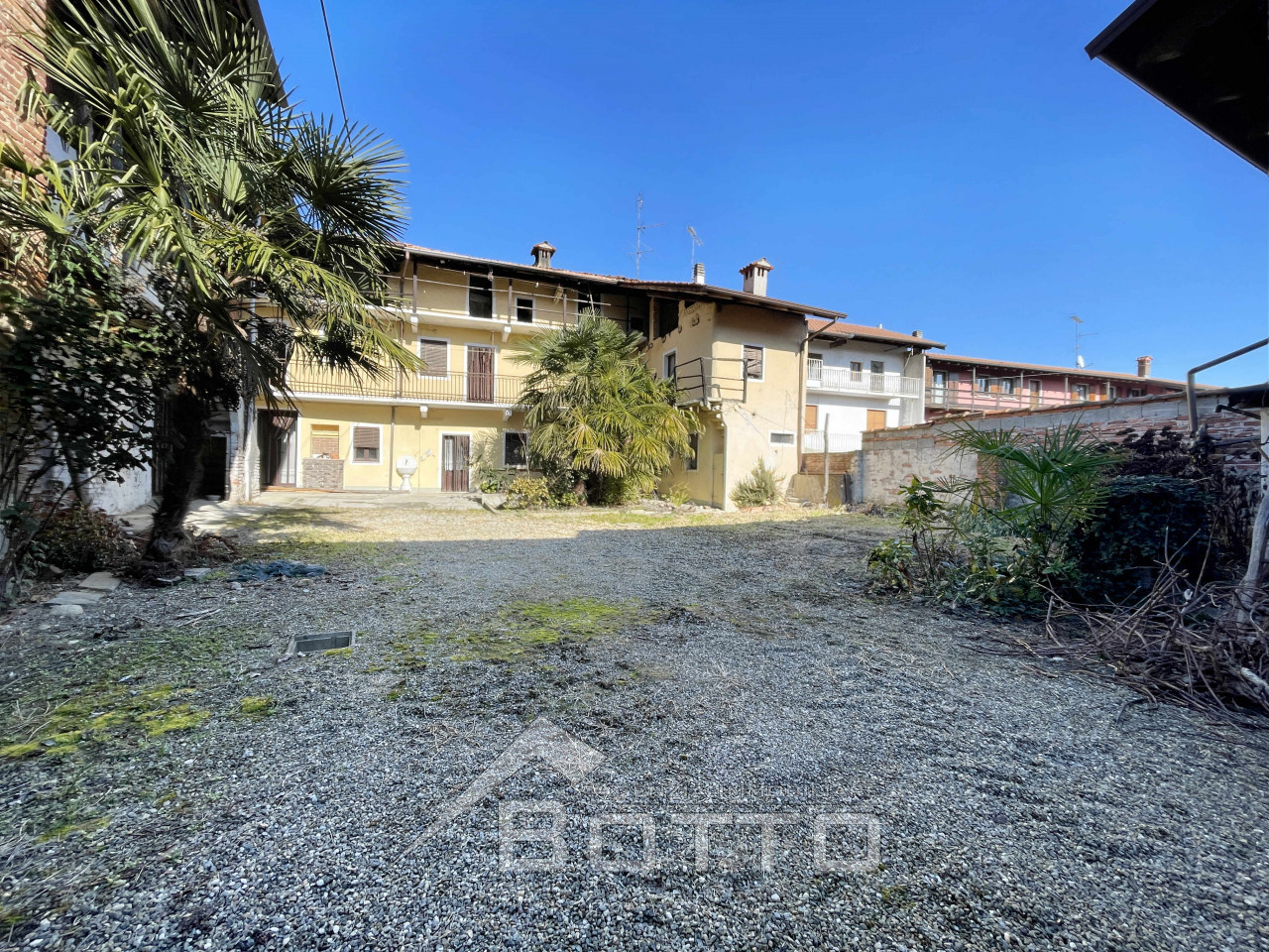 001__casa-vendita-bogogno-esterno