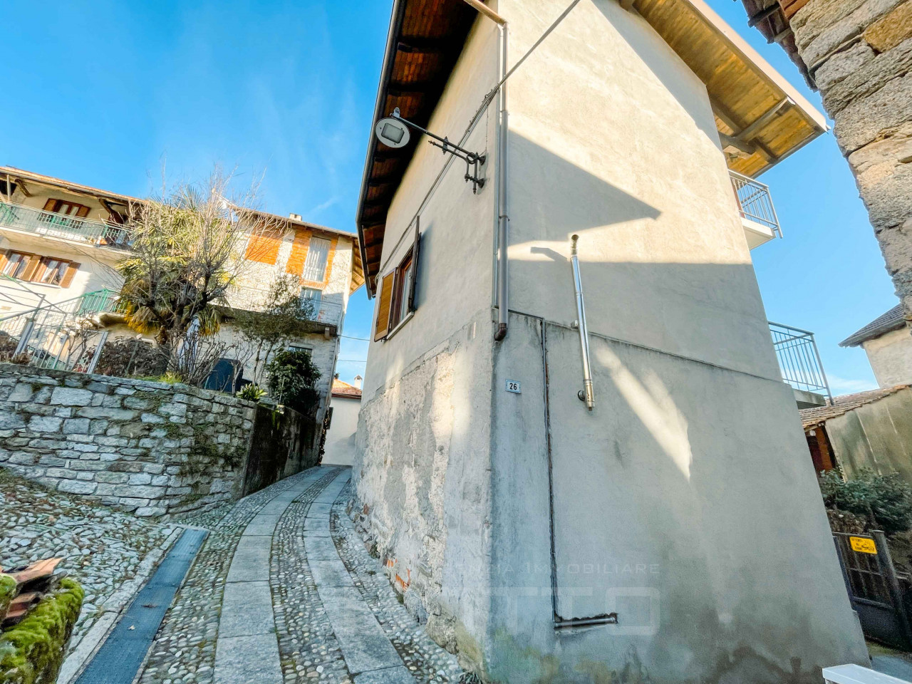 001__casa-vendita-madonna-del-sasso-esterno_wmk_0