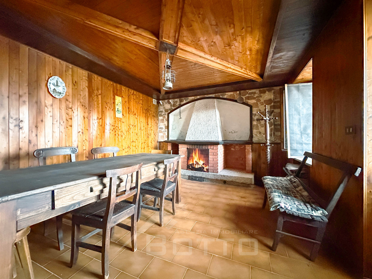 001__casa-vendita-merlero-tavolo4_wmk_0
