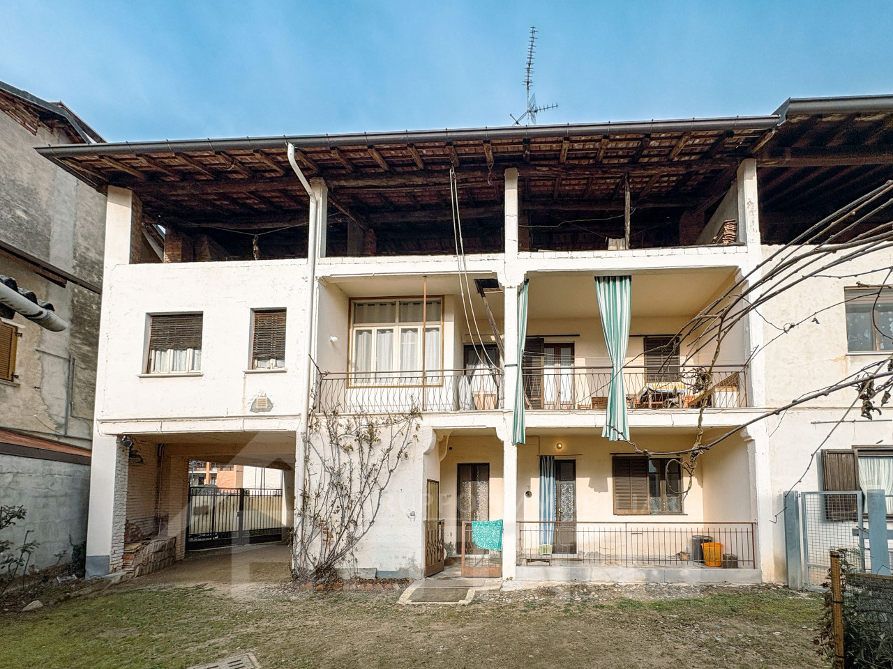 001__vendita-casa-schiera-cavaglio-facciata1_wmk_0