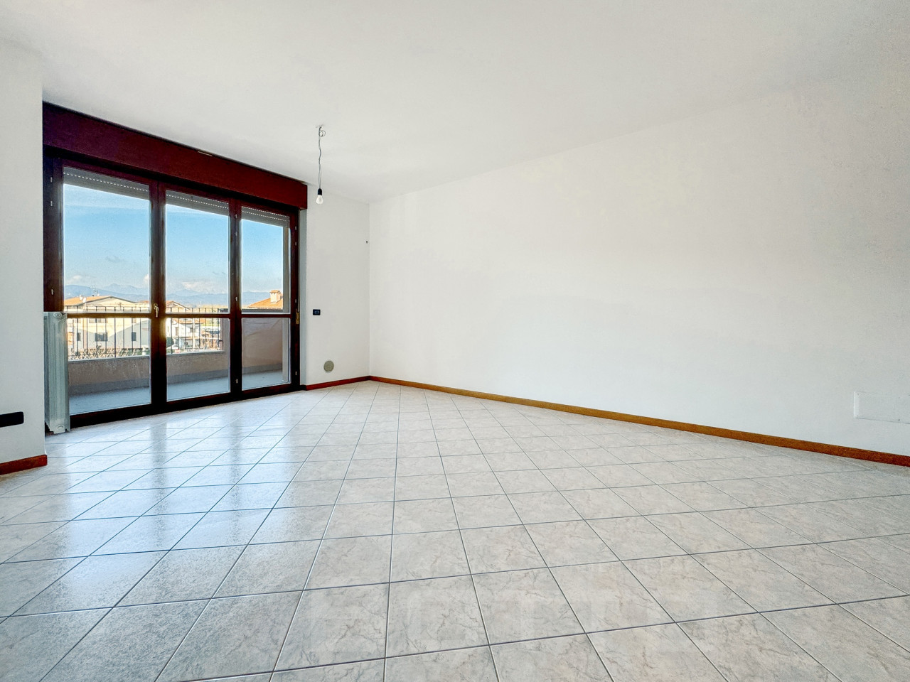 001__vendita-monolocale-borgomanero-soggiorno_wmk_0