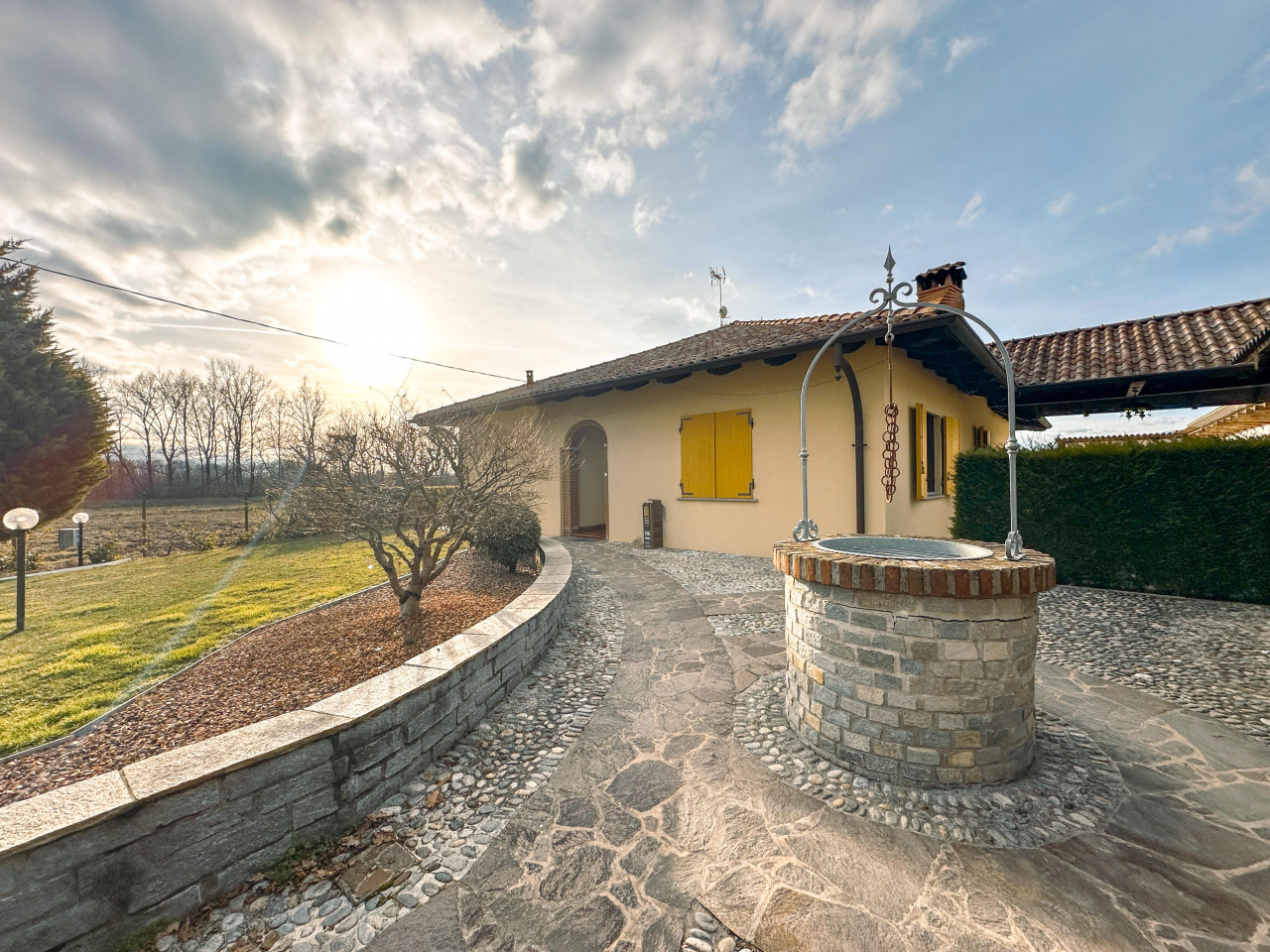 001__villa-vendita-gattinara-giardino4
