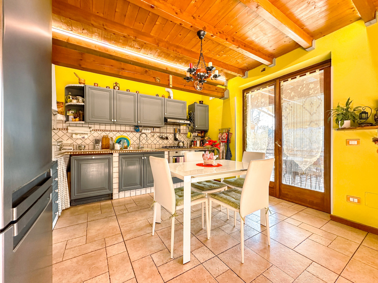 001__villa-vendita-verbania-cucina_wmk_0