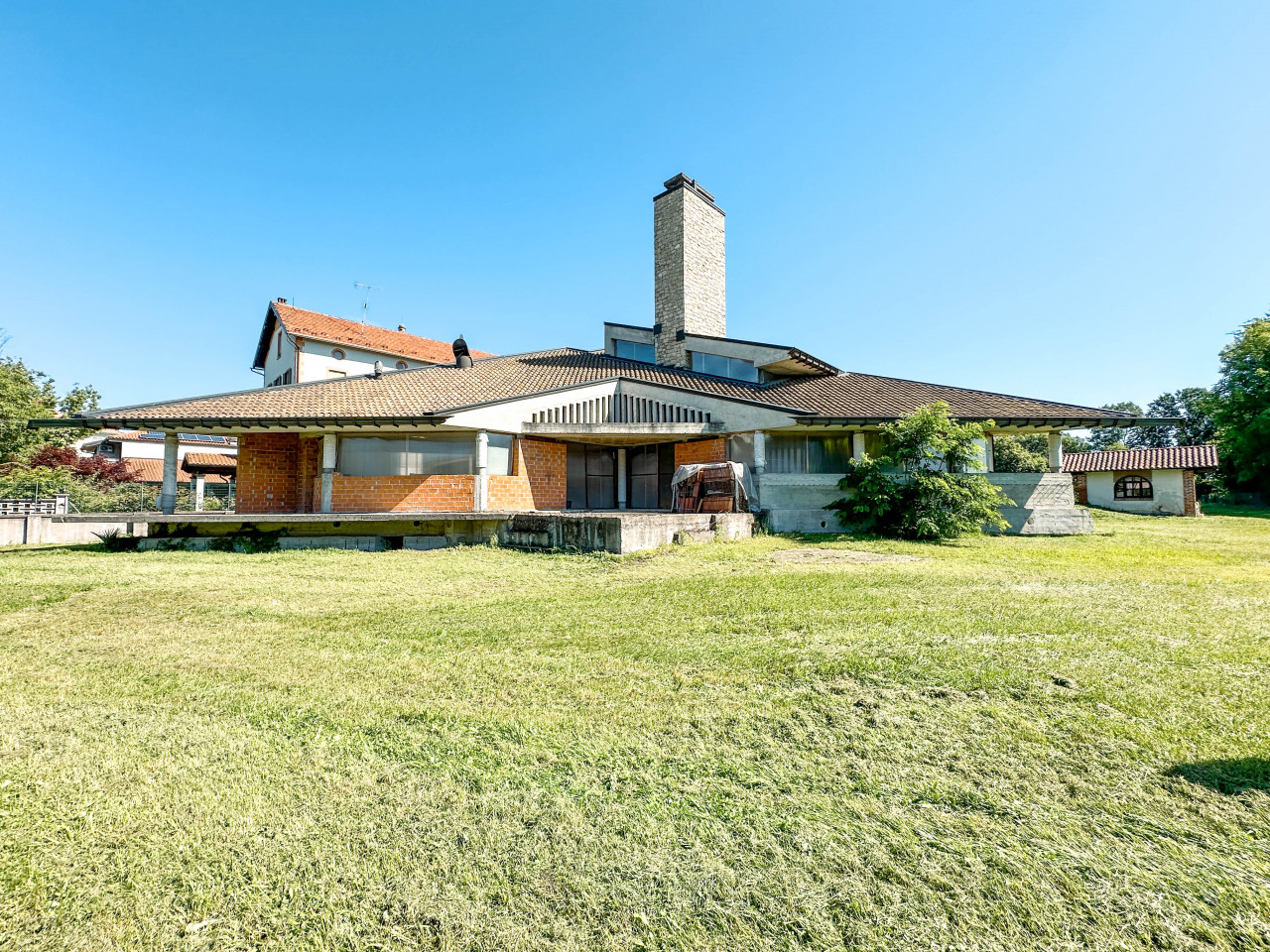 002__000__villa-vendita-maggiora-esterno9