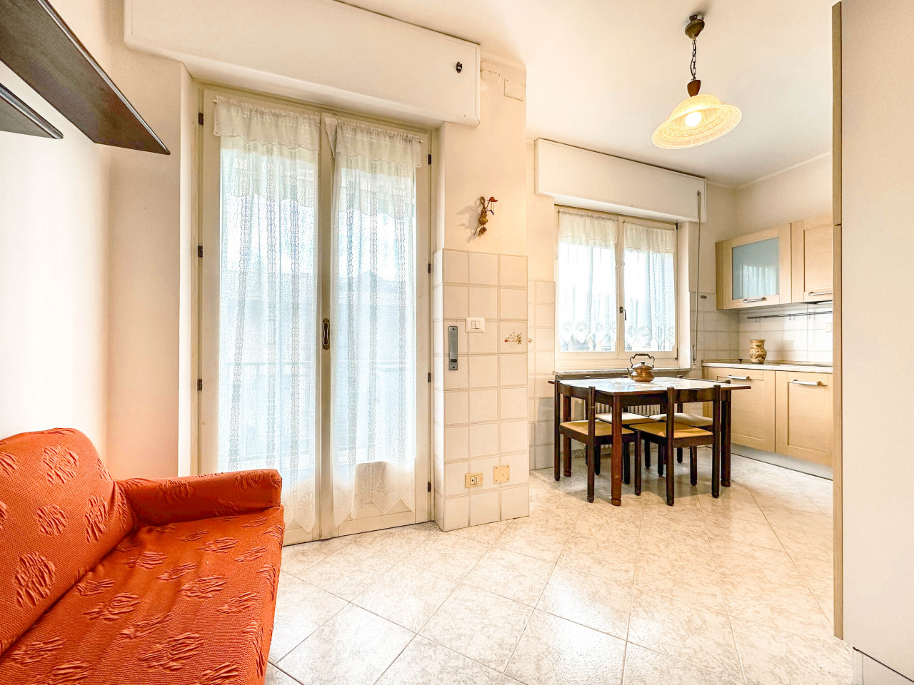 002__appartamento-vendita-borgosesia-cucina2