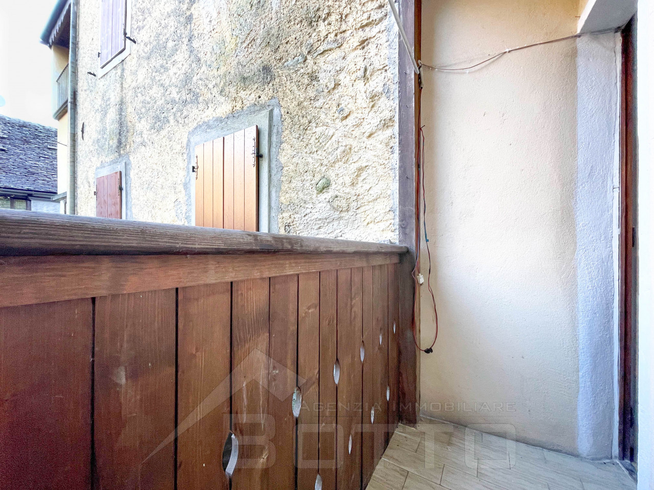 002__casa-vendita-cernuschio-balcone