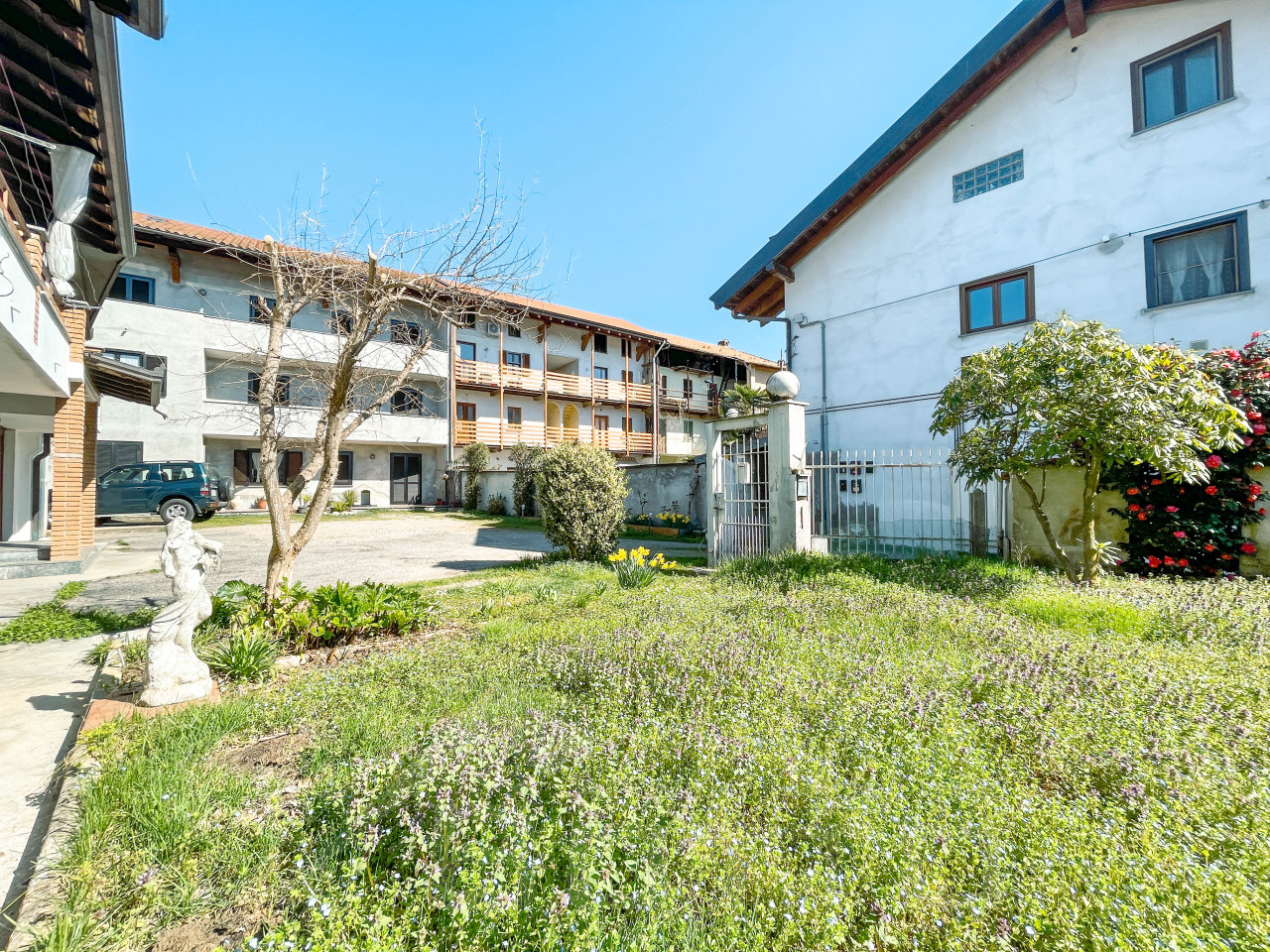 002__casa-vendita-gattico-cortile98