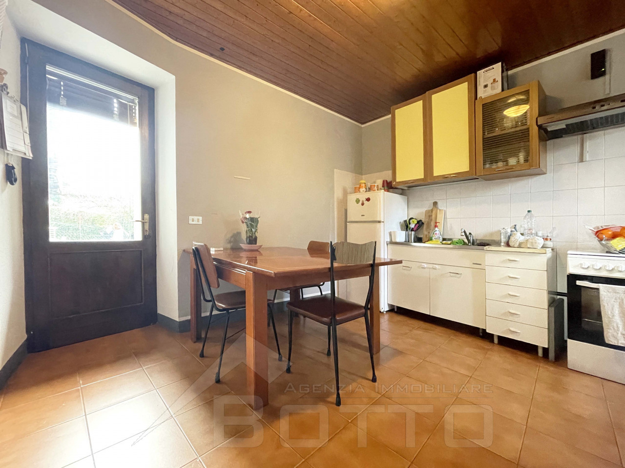002__casa-vendita-gignese-cucina