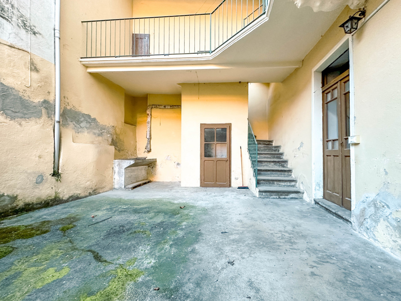 002__casa-vendita-grignasco-cortile