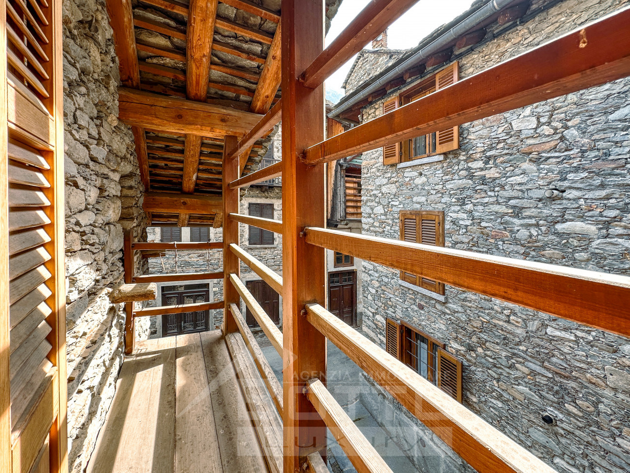 002__casa-vendita-riva-scale43_wmk_0