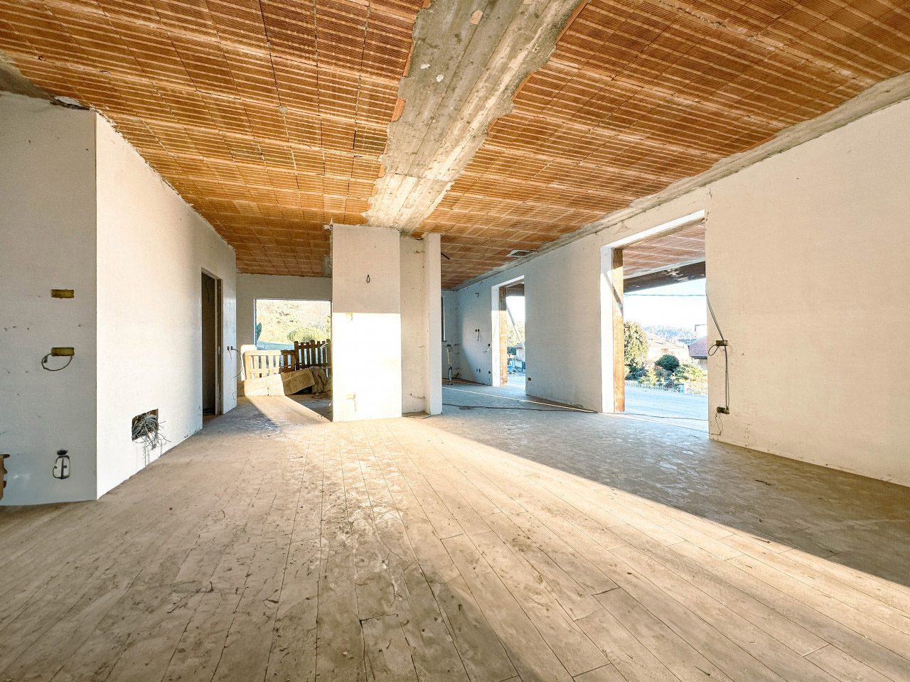 003__001__villa-vendita-grignasco-salotto