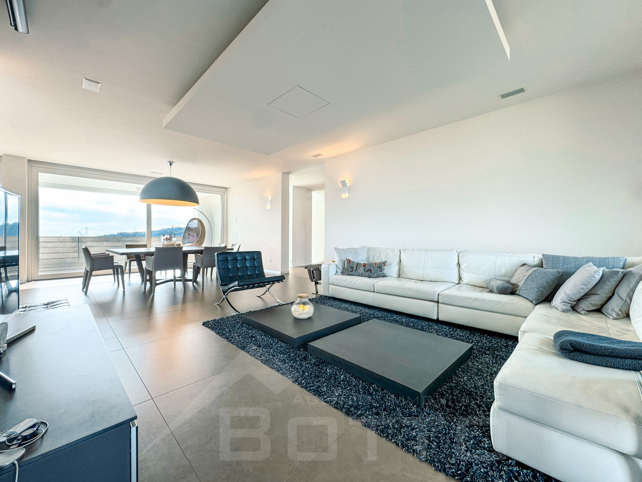 003___villa-romagnano-vendita-salotto_wmk_0