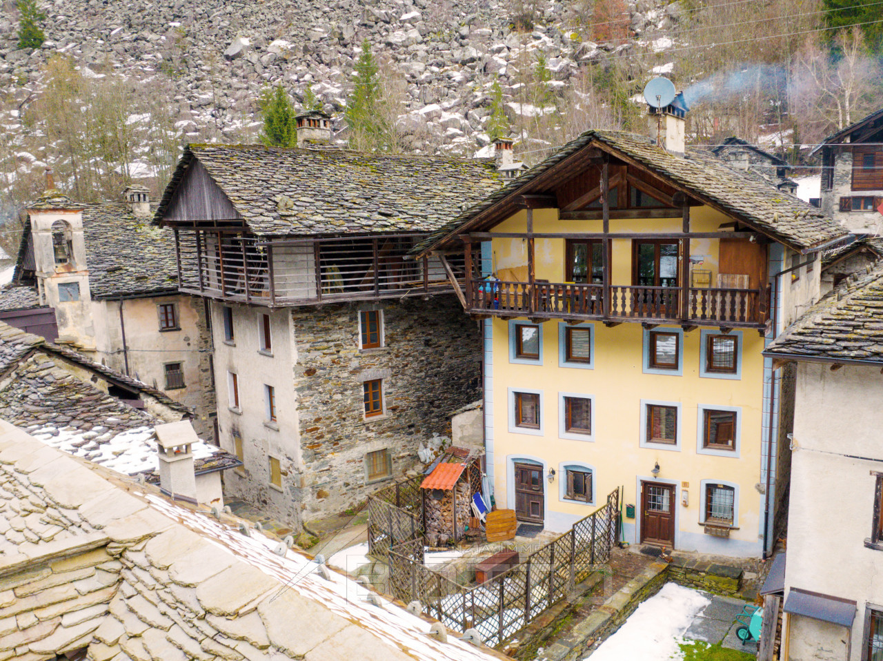 003__attico-vendita-alagna-esterno
