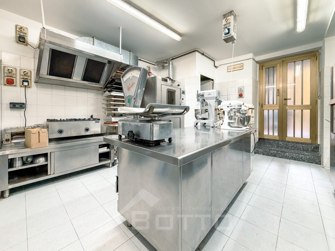 003__bar-vendita-borgosesia-laboratorio4_wmk_0