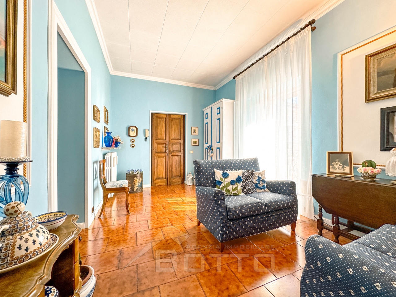 003__casa-vendita-ghemme-salotto1_wmk_0
