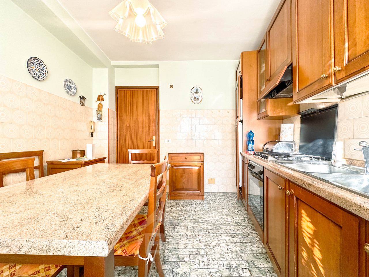 003__casa-vendita-romagnano-cucina12_wmk_0
