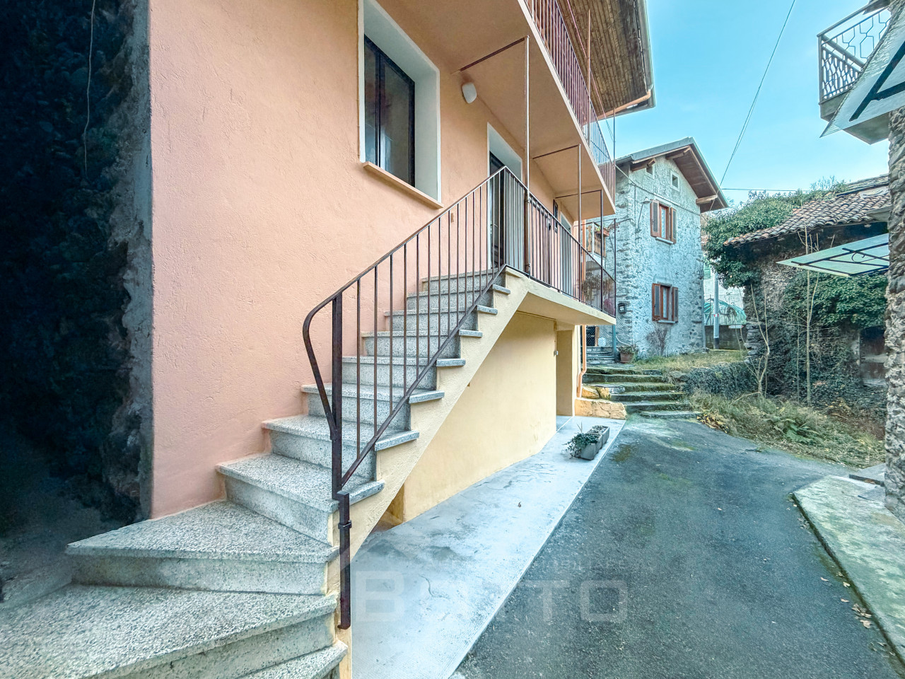 003__casa-vendita-varallo-scale_wmk_0