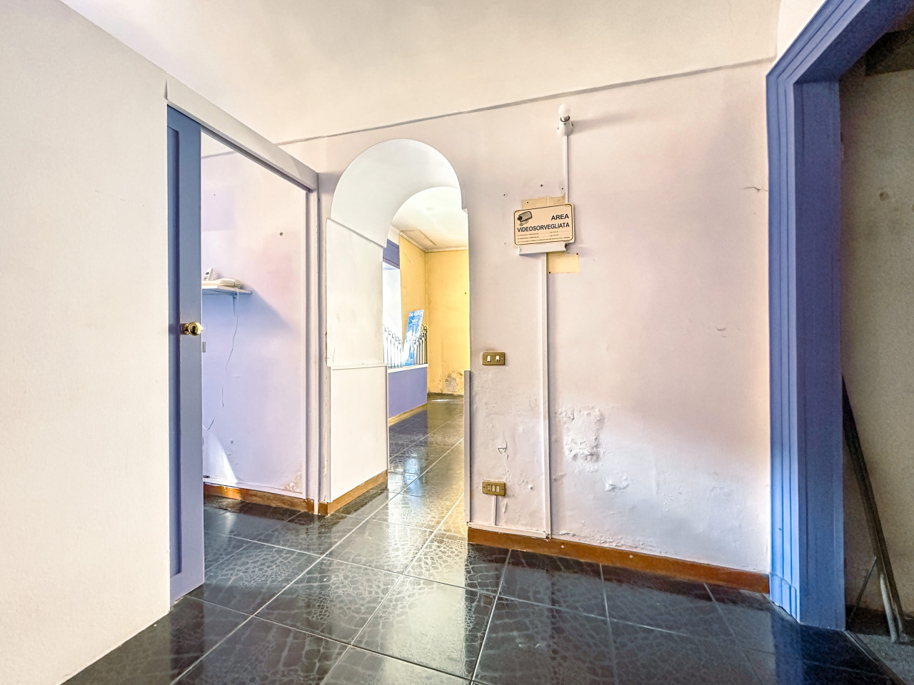 003__negozio-vendita-borgosesia-ingresso
