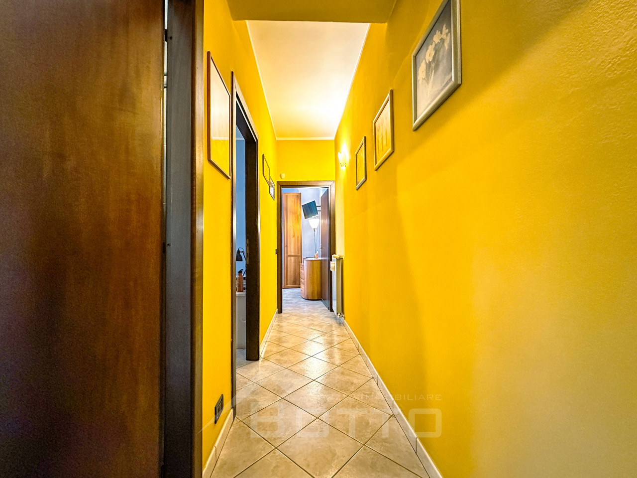 003__vendita-appartamento-grignasco-corridoio_wmk_0