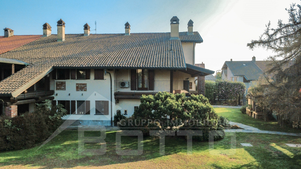 003__vendita-villa-semindipendite-oleggio-facciata1_wmk_0