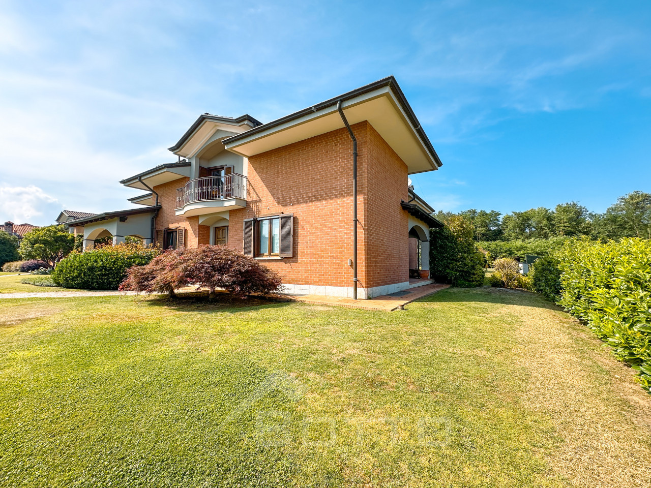 003__villa-gattinara-vendita-esterno3_wmk_0