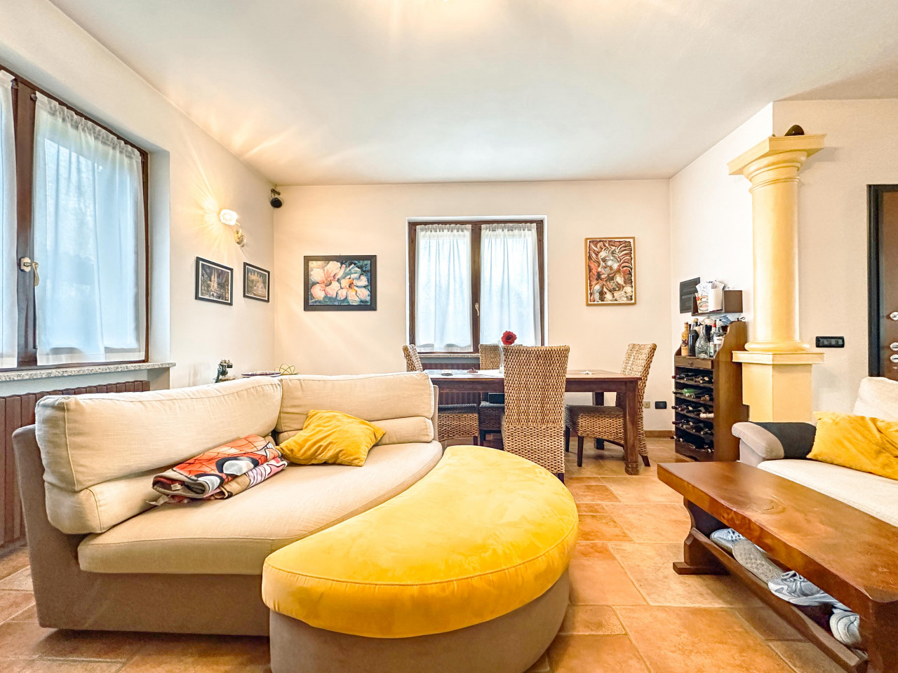 003__villa-vendita-gattinara-poltrona