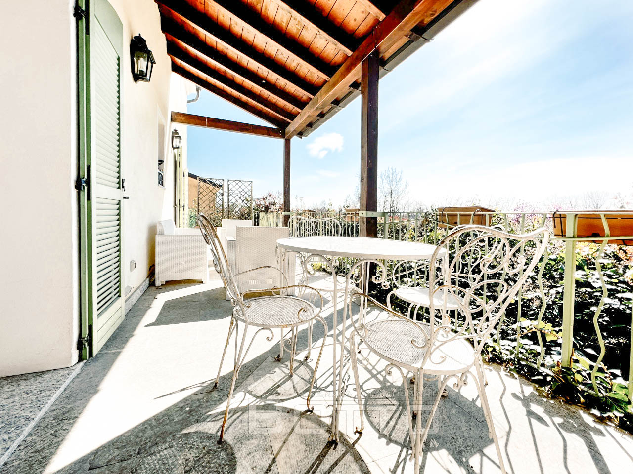 004__001__appartamento-vendita-bogogno-terrazzo
