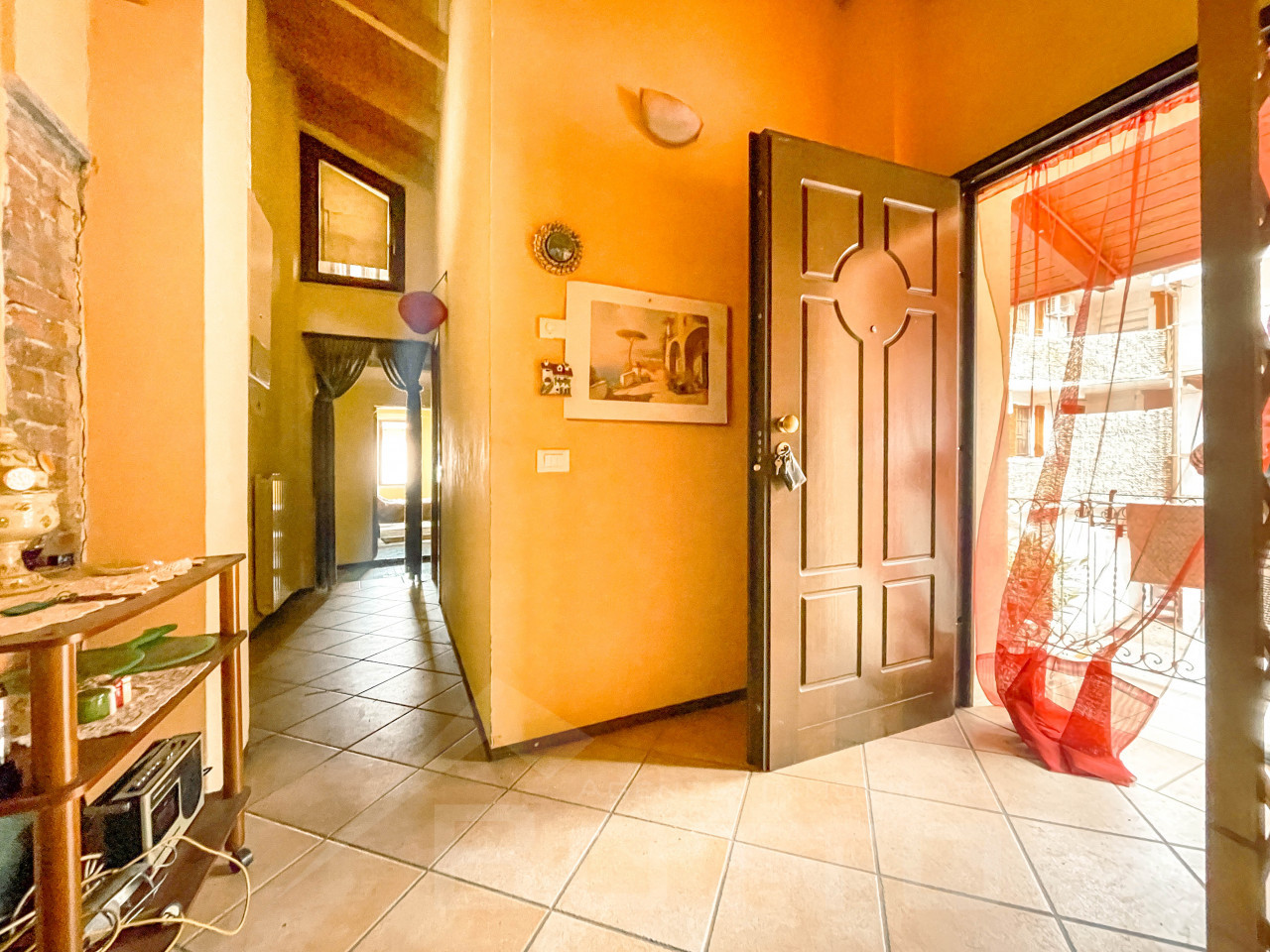 004__004__casa-vendita-ghemme-corridoio_wmk_0
