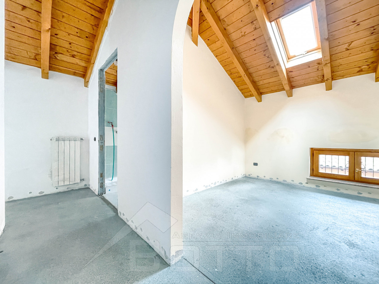 004__appartamento-vendita-borgomanero-disimpegno_wmk_0