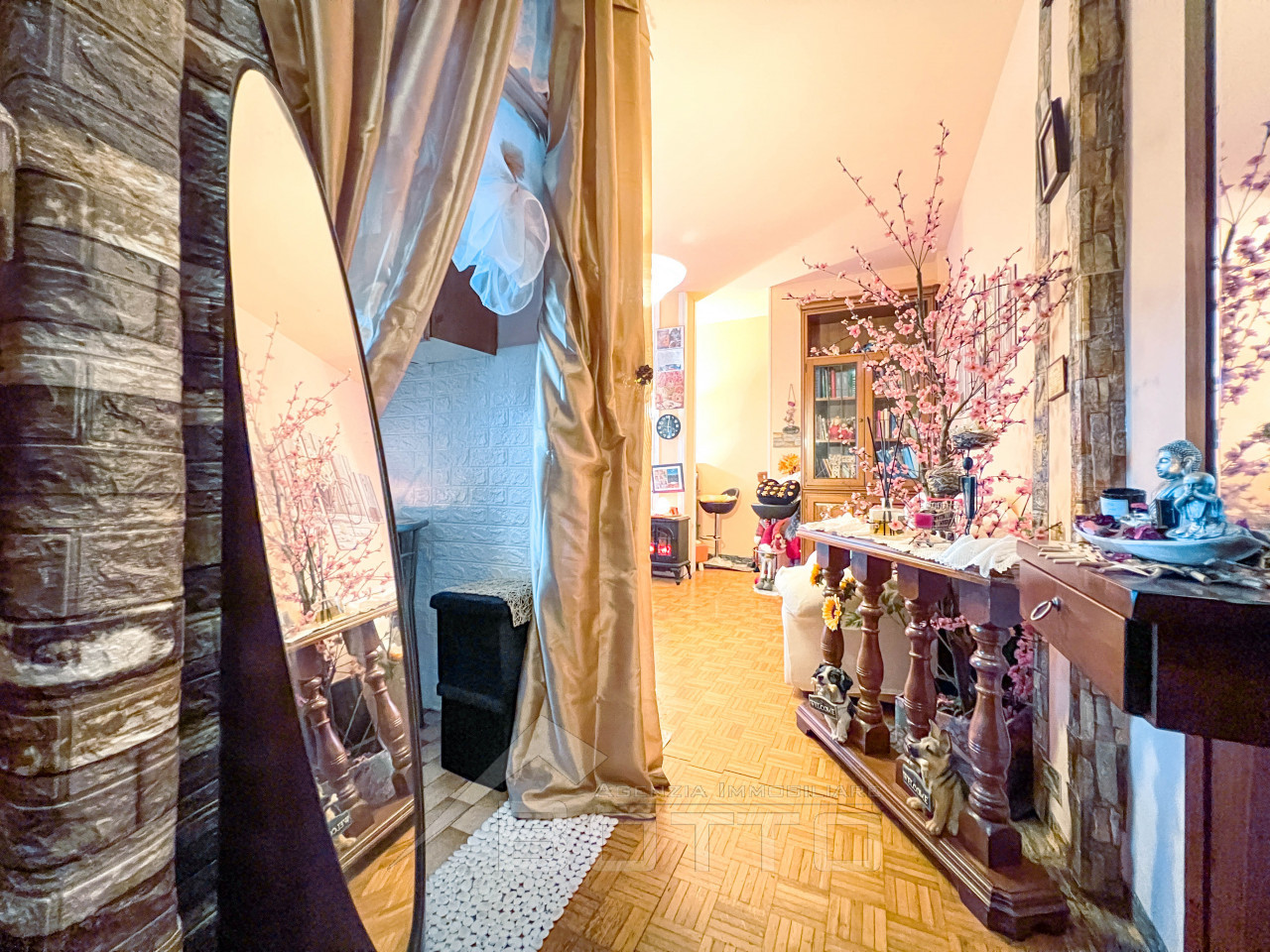 004__appartamento-vendita-borgosesia-entrata1_wmk_0