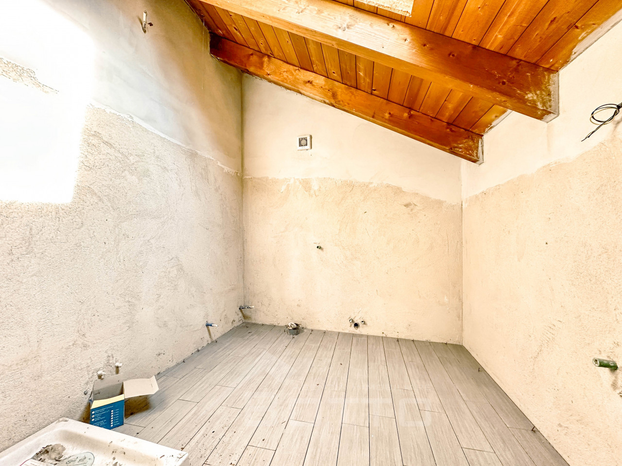 004__appartamento-vendita-valduggia-stanza_wmk_0