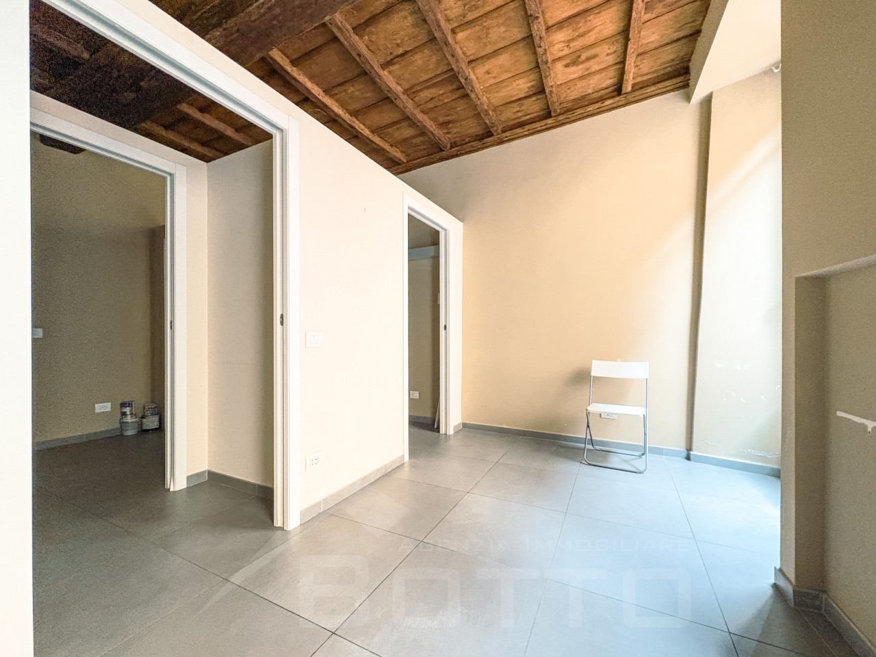 004__casa-vendita-borgomanero-stanza43_wmk_0