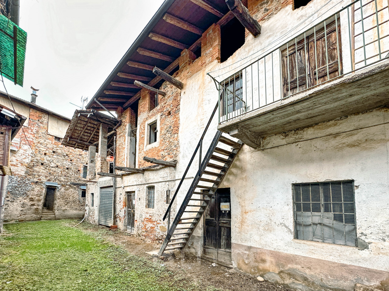 004__casa-vendita-cavallirio-esterno5_wmk_0