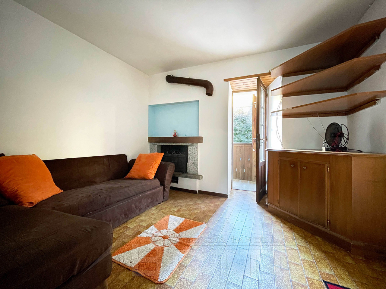 004__casa-vendita-cernuschio-salotto5